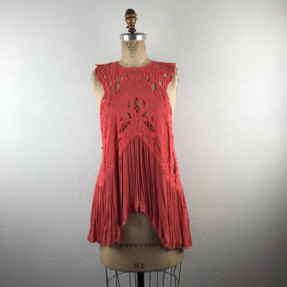 Urban Outfitters l M Free People Papaya Eyelet Lace Open Back Scallop Swing Top